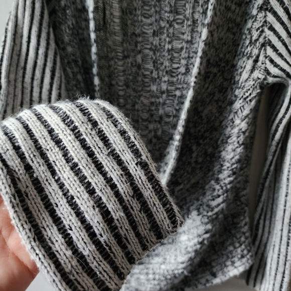 GUILTY Black and White Knit Sweater with Low Drop Cowellneck, size Large - Picture 2 of 5